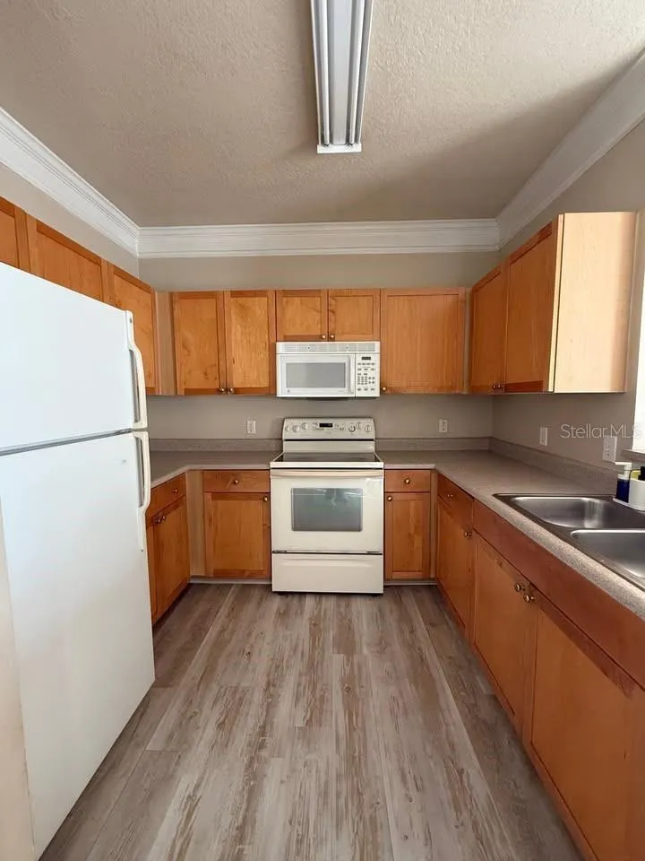 8848 VILLA VIEW CIRCLE #206 Orlando, FL 32821