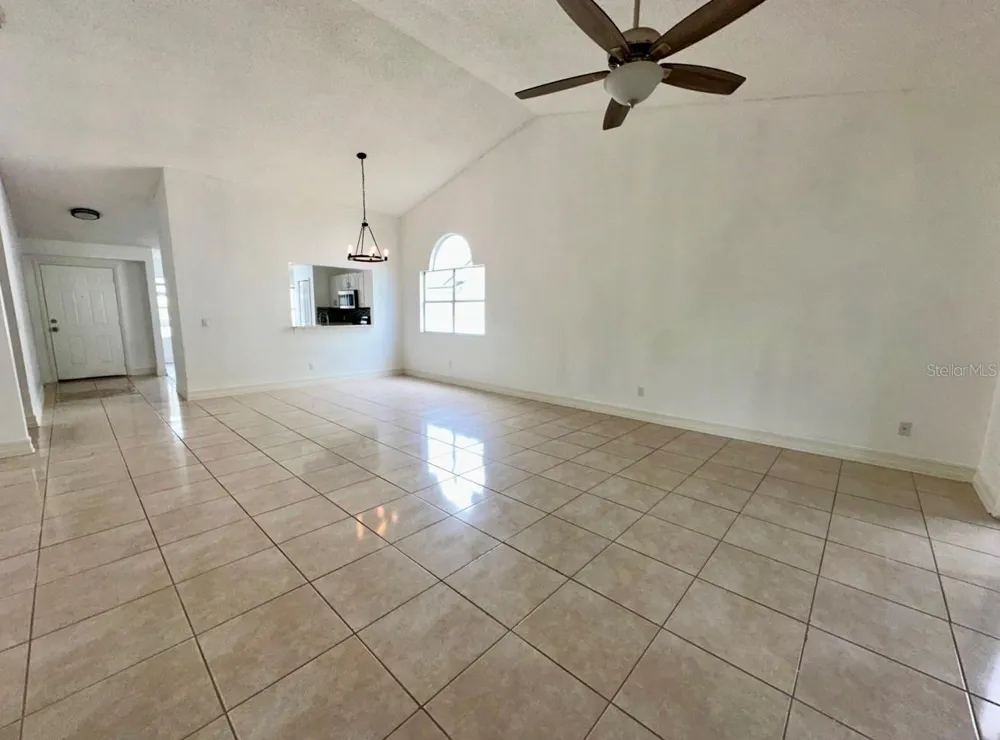 2784 FALLING TREE CIRCLE Orlando, FL 32837