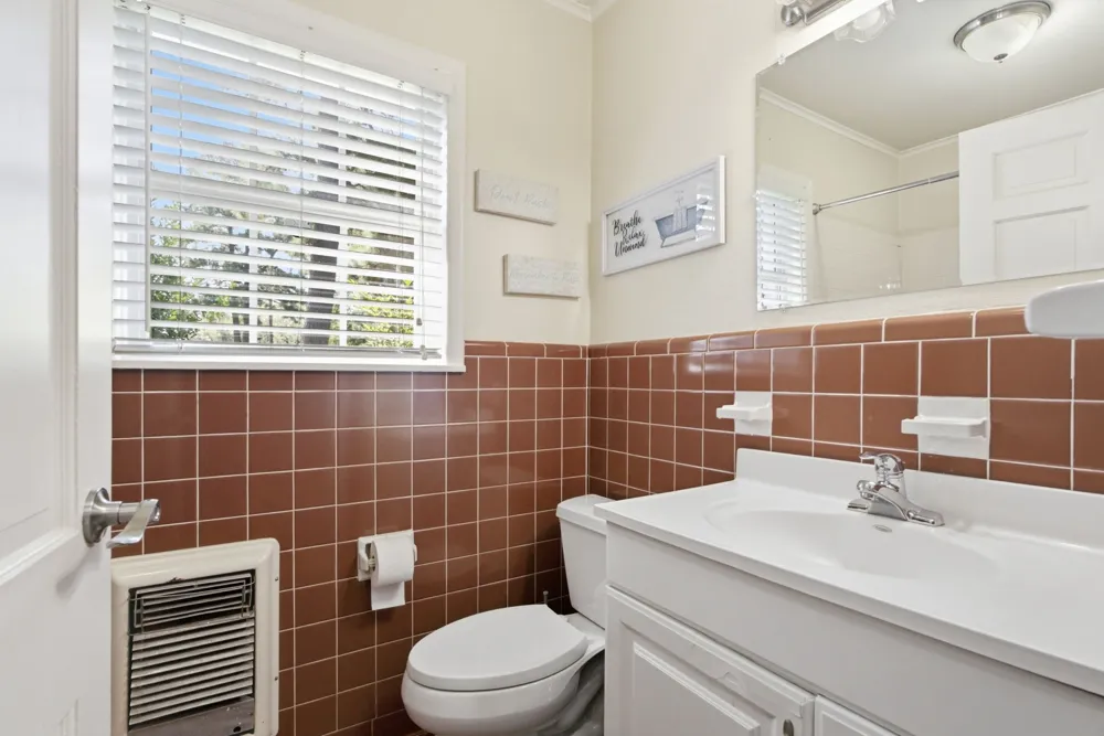 1316 Pine Hill Drive Jefferson, TX 75657
