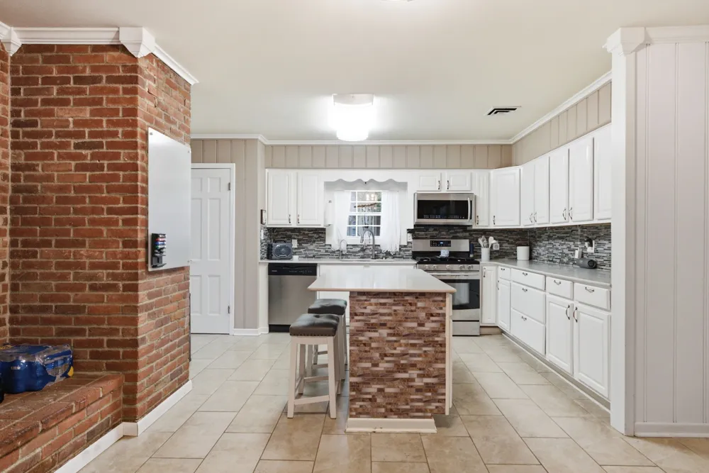 1316 Pine Hill Drive Jefferson, TX 75657