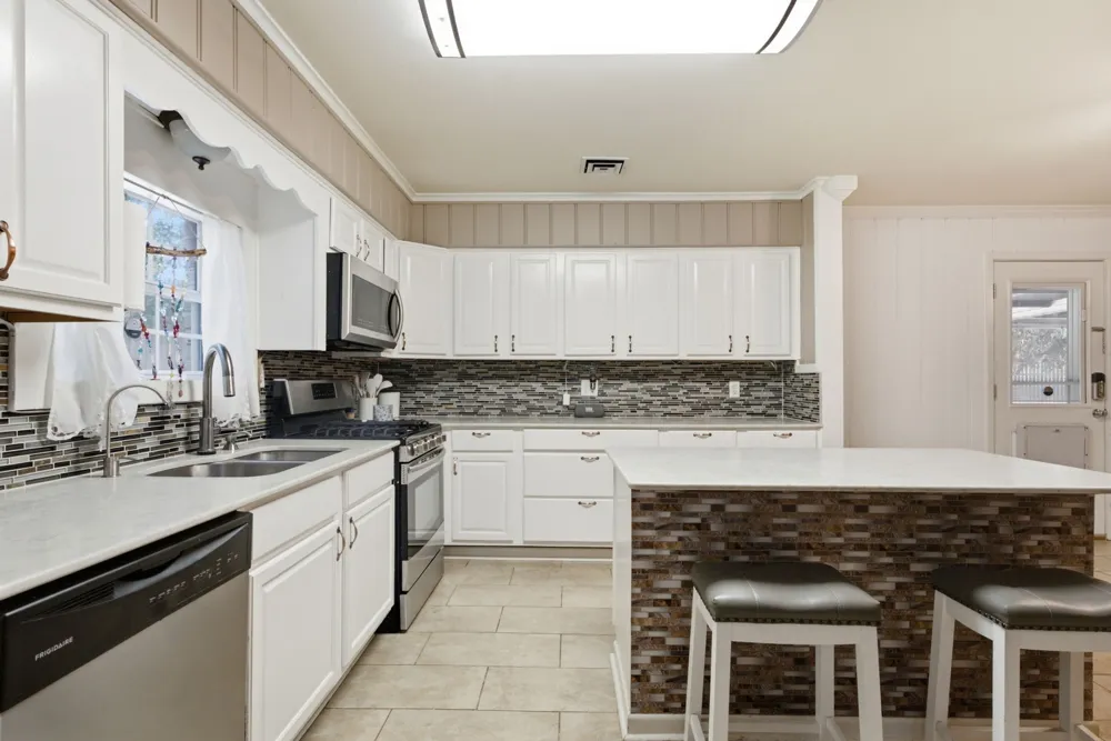 1316 Pine Hill Drive Jefferson, TX 75657