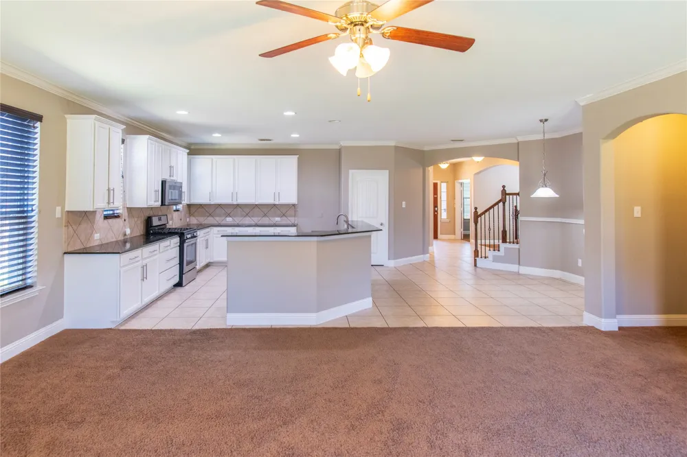 812 Goldenmist Drive Little Elm, TX 75068