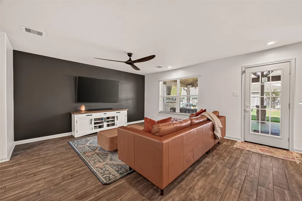 102 Indigo Brush Drive La Marque, TX 77568