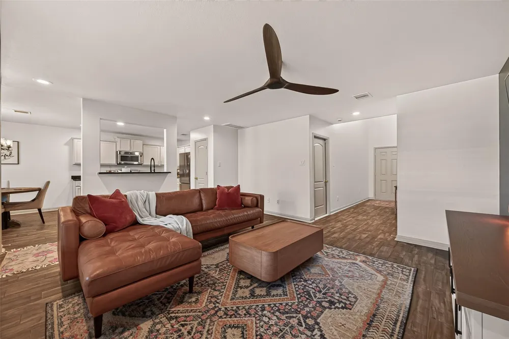 102 Indigo Brush Drive La Marque, TX 77568