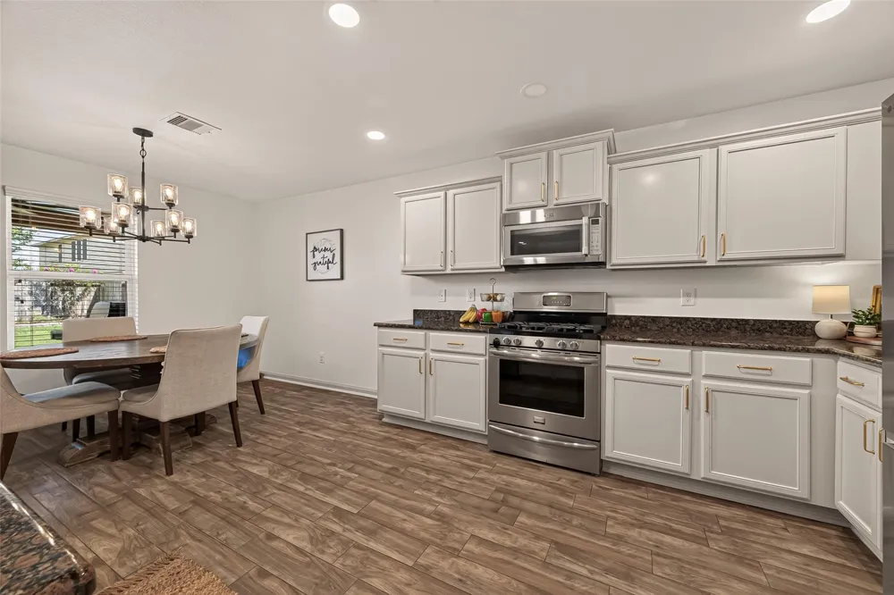 102 Indigo Brush Drive La Marque, TX 77568