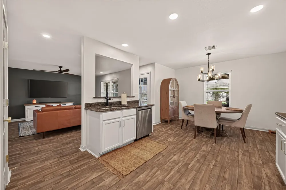 102 Indigo Brush Drive La Marque, TX 77568