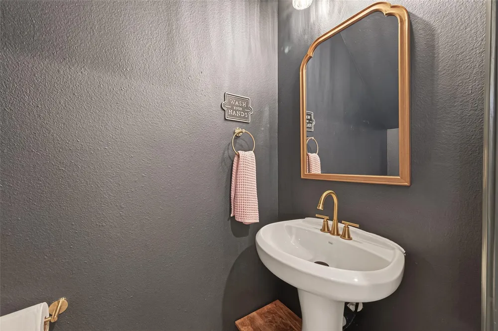 102 Indigo Brush Drive La Marque, TX 77568