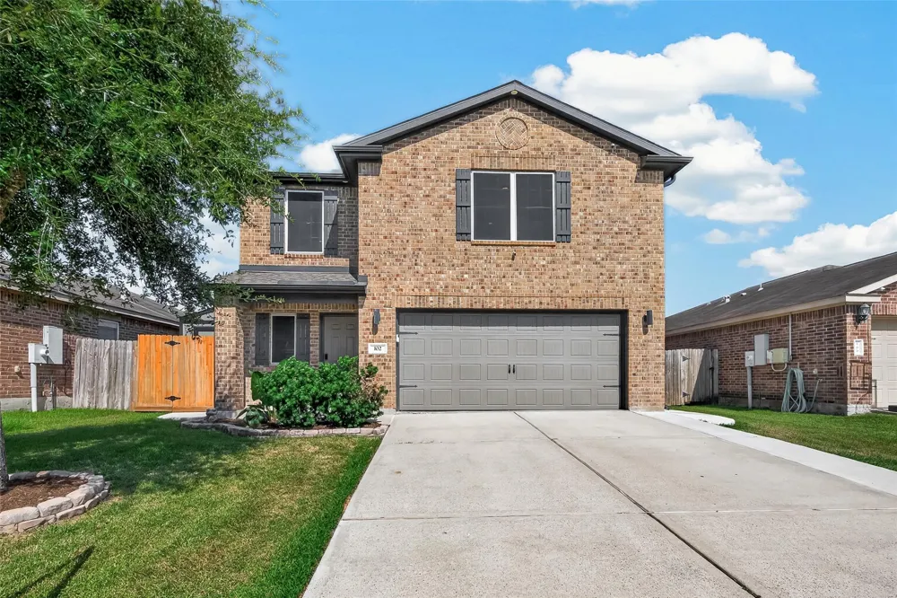 102 Indigo Brush Drive La Marque, TX 77568