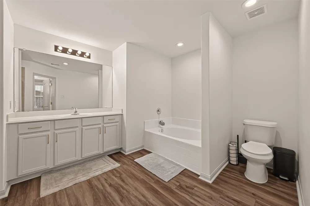 102 Indigo Brush Drive La Marque, TX 77568