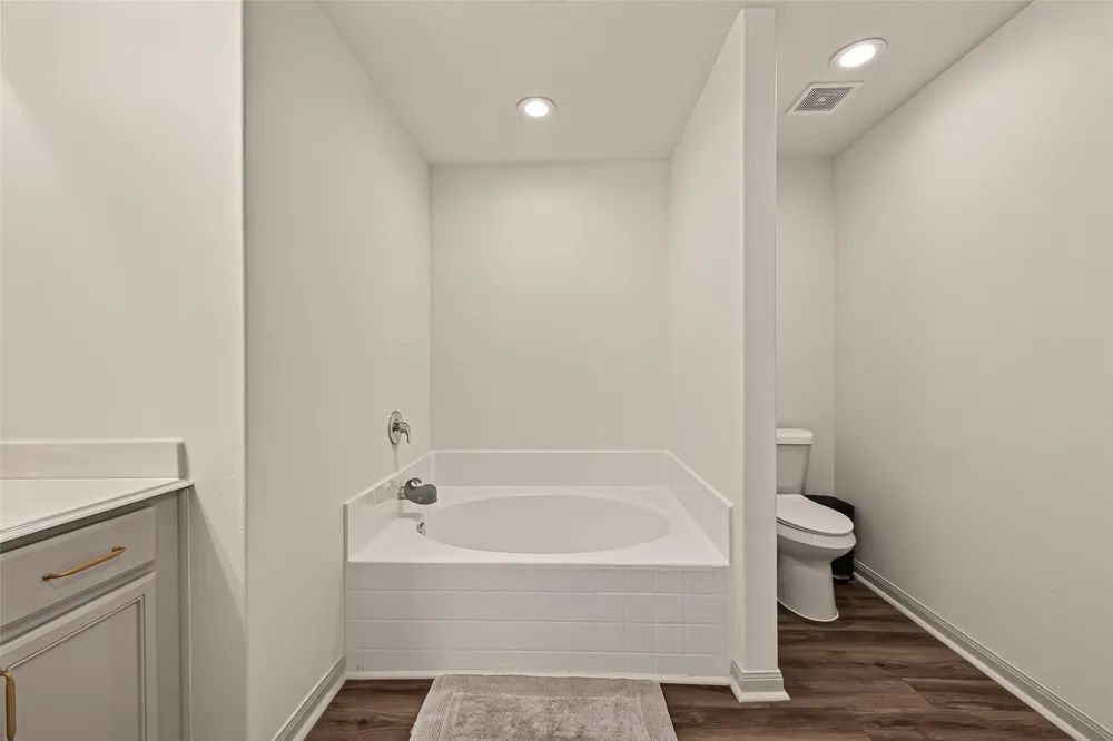 102 Indigo Brush Drive La Marque, TX 77568