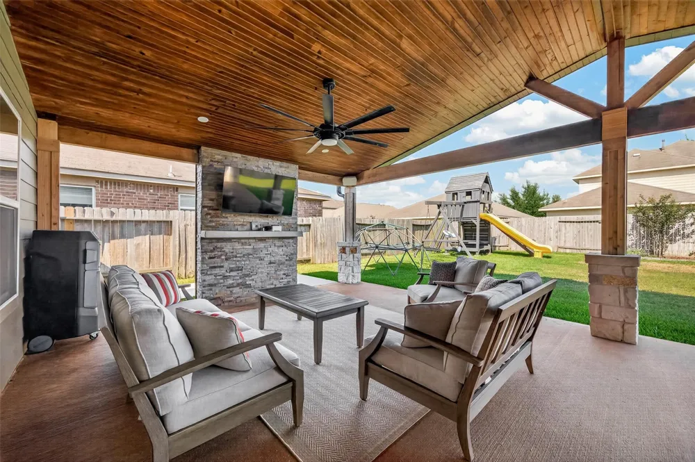 102 Indigo Brush Drive La Marque, TX 77568