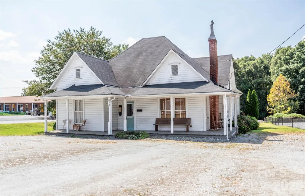 658 E Main Avenue Taylorsville, NC 28681