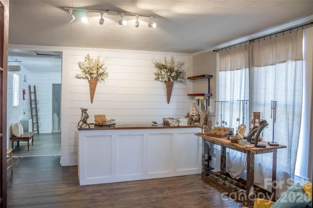 658 E Main Avenue Taylorsville, NC 28681