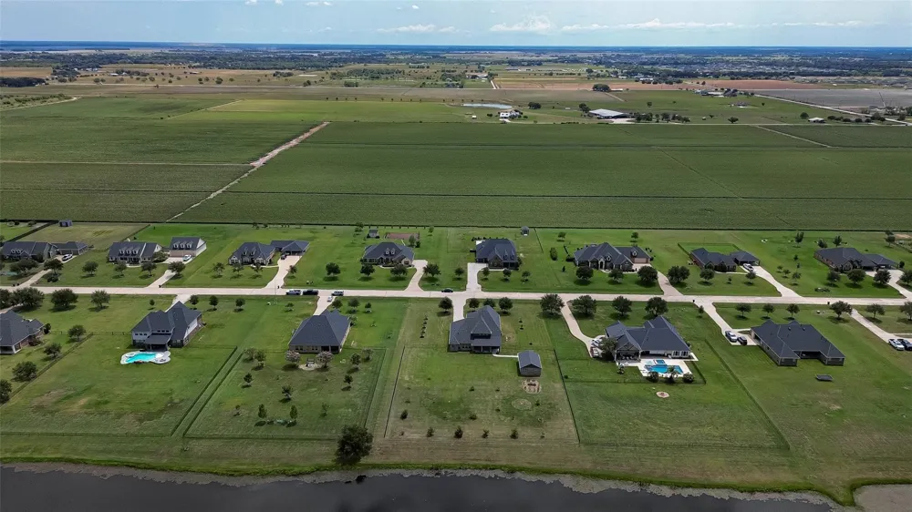 10610 Caddo Lake Drive Needville, TX 77461