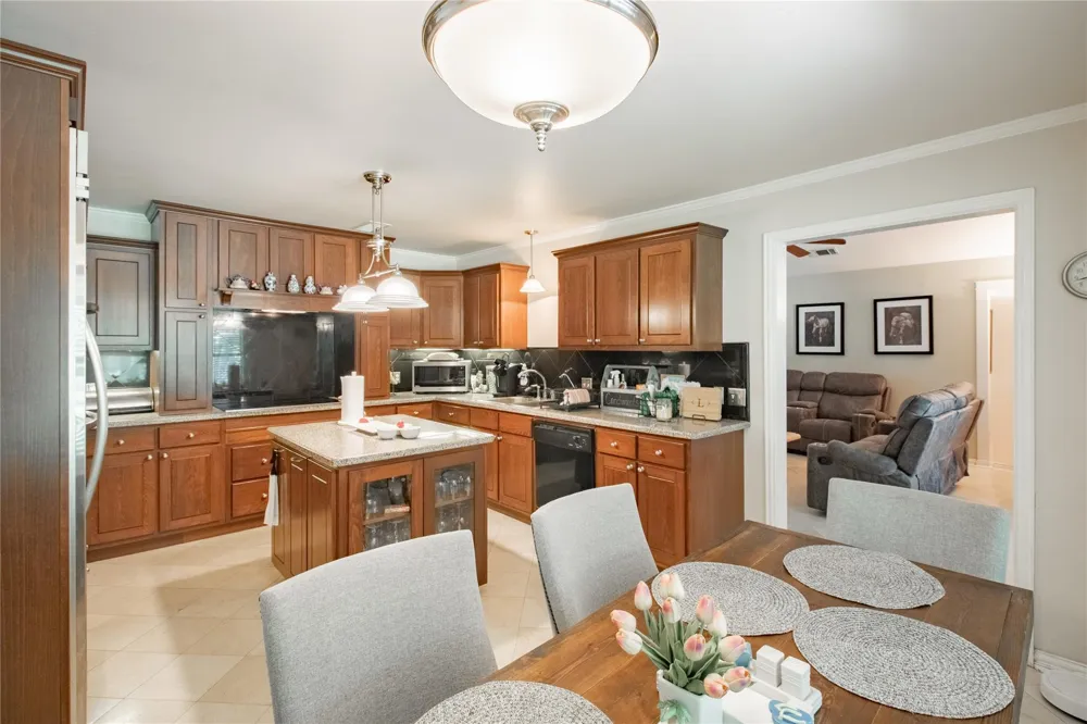 14687 Austin Mccomb Road Montgomery, TX 77316