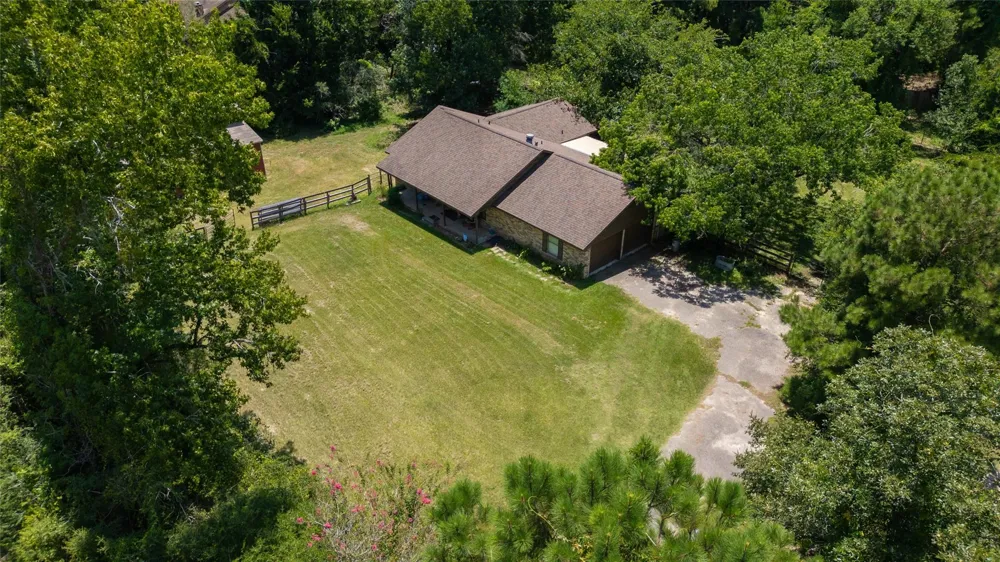 14687 Austin Mccomb Road Montgomery, TX 77316