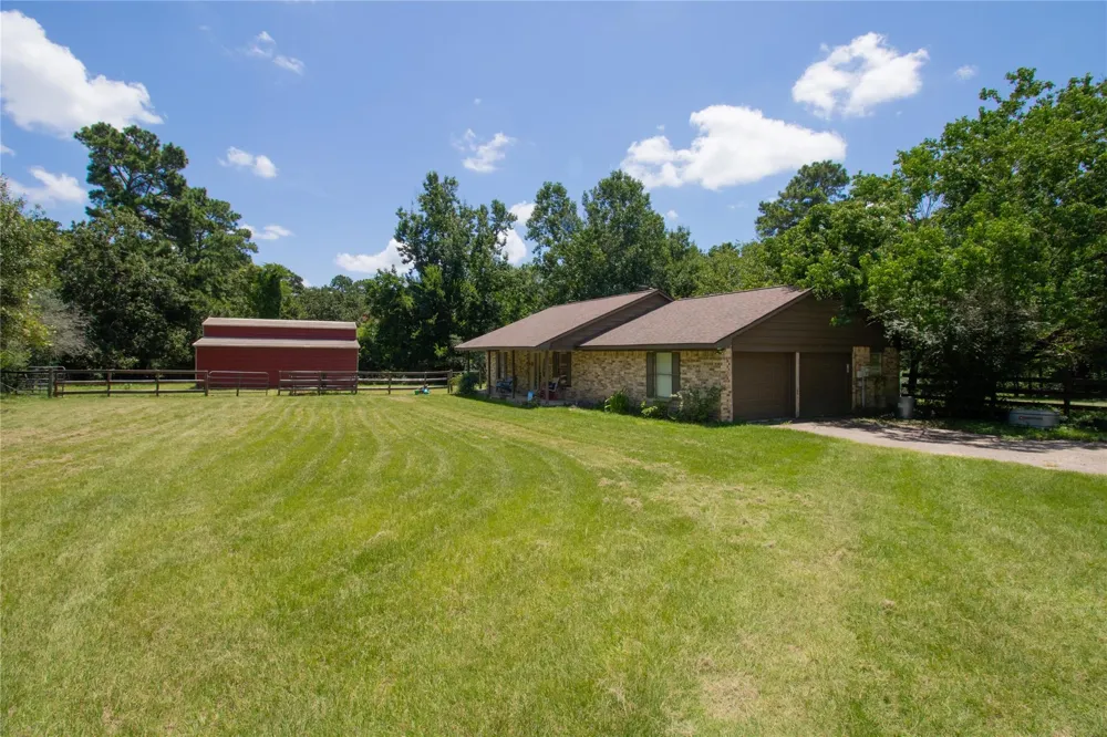 14687 Austin Mccomb Road Montgomery, TX 77316