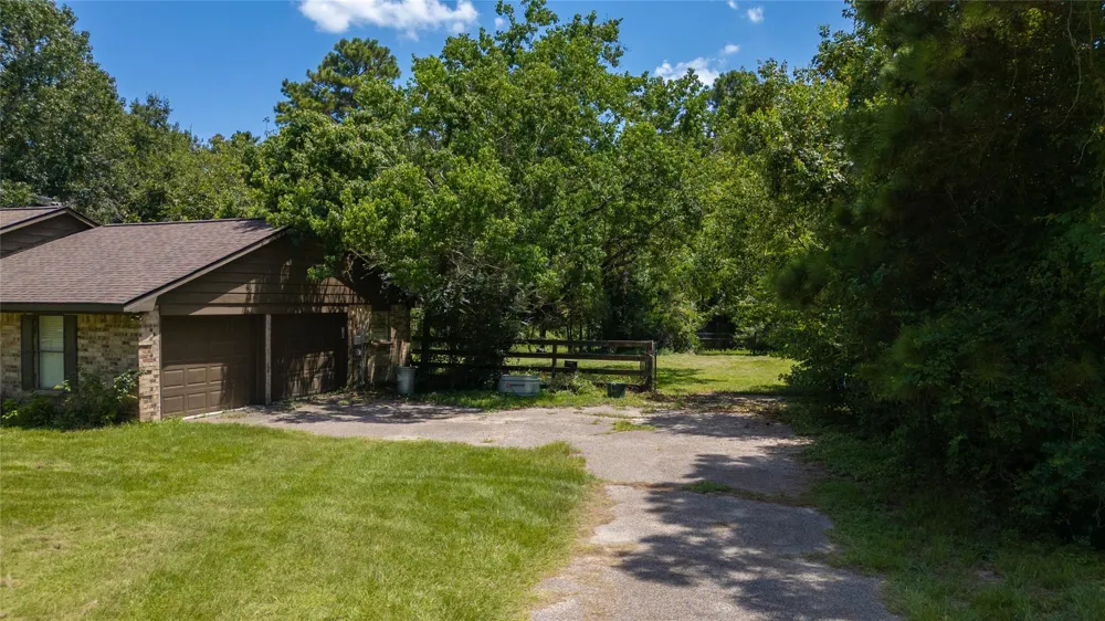 14687 Austin Mccomb Road Montgomery, TX 77316