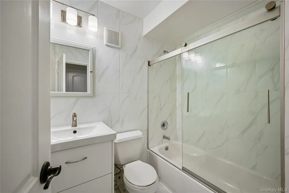 14726 Roosevelt Avenue #1C Flushing, NY 11354