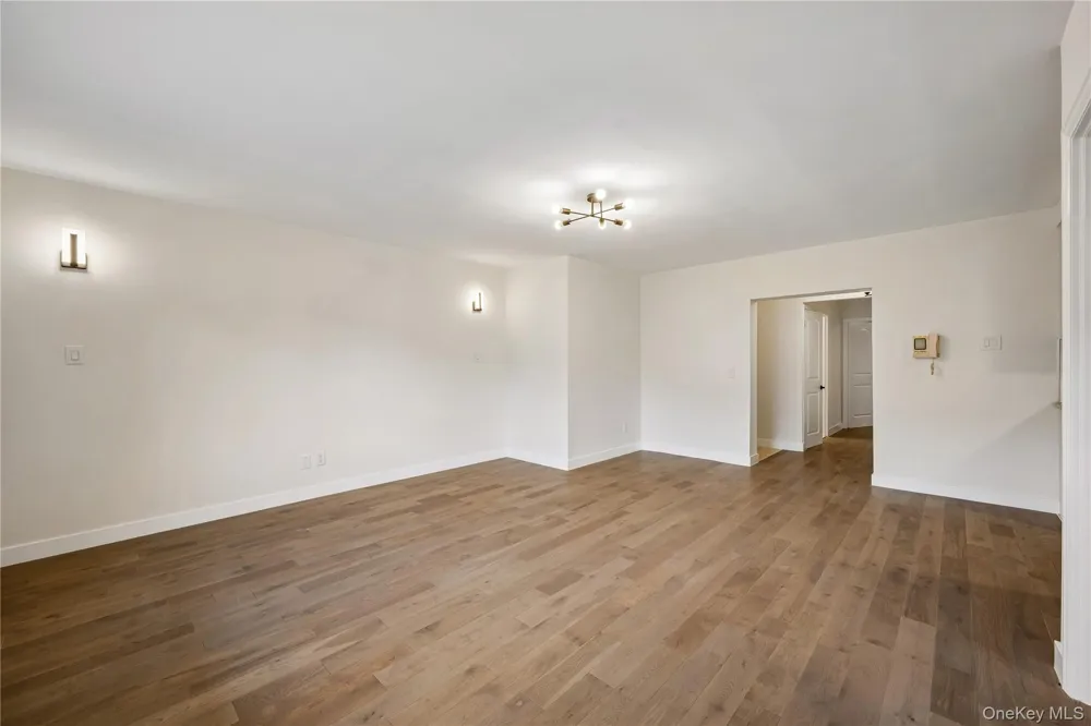 14726 Roosevelt Avenue #1C Flushing, NY 11354