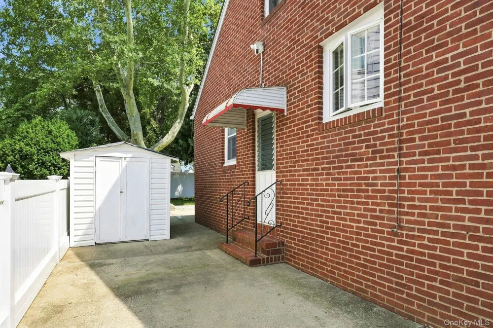 201 E Chester Street Valley Stream, NY 11580