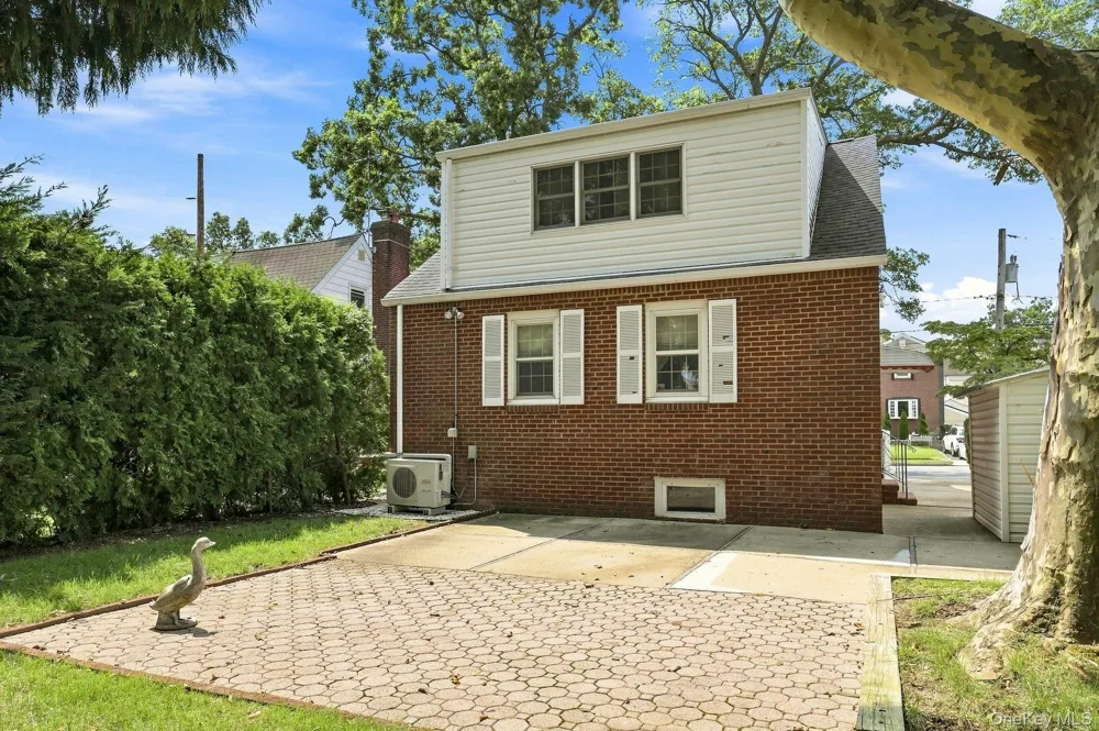 201 E Chester Street Valley Stream, NY 11580