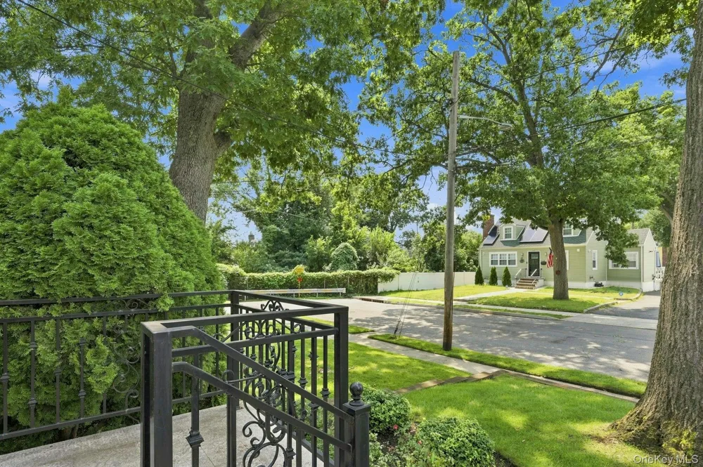 201 E Chester Street Valley Stream, NY 11580