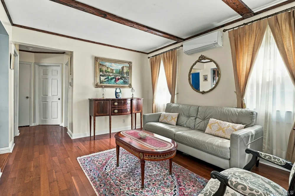 201 E Chester Street Valley Stream, NY 11580