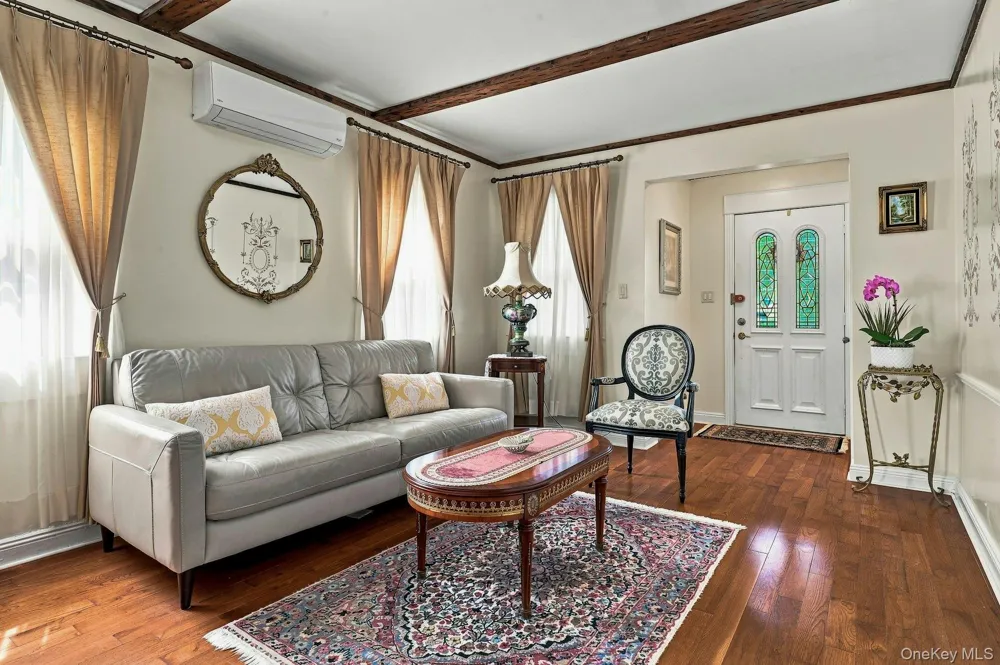 201 E Chester Street Valley Stream, NY 11580