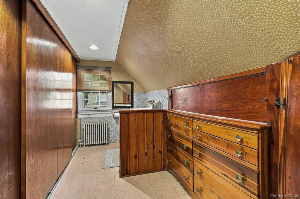 201 E Chester Street Valley Stream, NY 11580