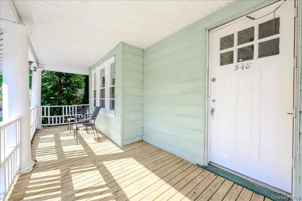 548 Davis Avenue Staten Island, NY 10310
