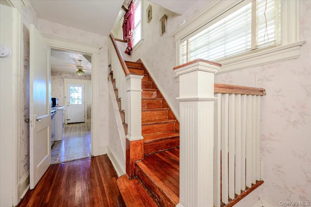 548 Davis Avenue Staten Island, NY 10310