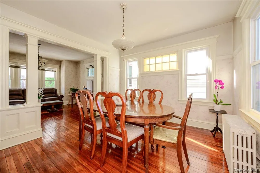 548 Davis Avenue Staten Island, NY 10310