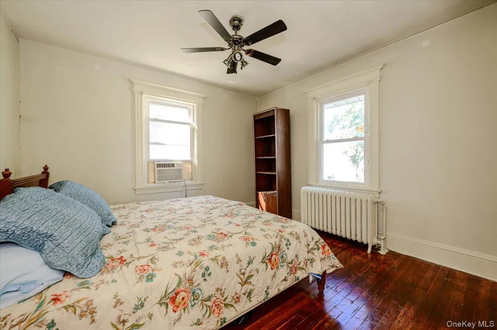 548 Davis Avenue Staten Island, NY 10310