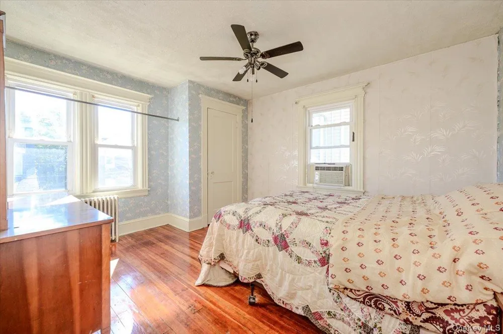 548 Davis Avenue Staten Island, NY 10310