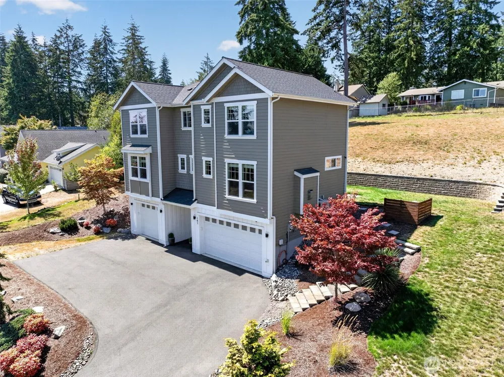 141 E Allynview Drive Allyn, WA 98524