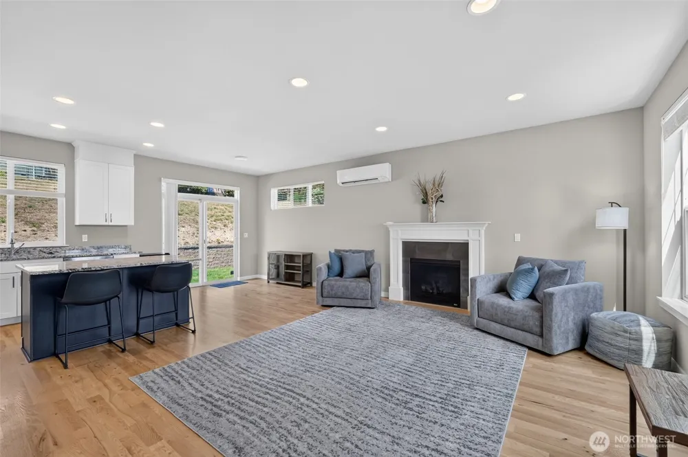 141 E Allynview Drive Allyn, WA 98524