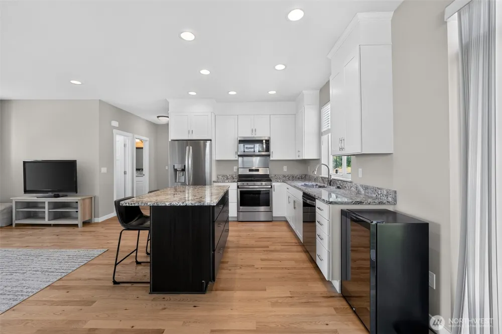 141 E Allynview Drive Allyn, WA 98524