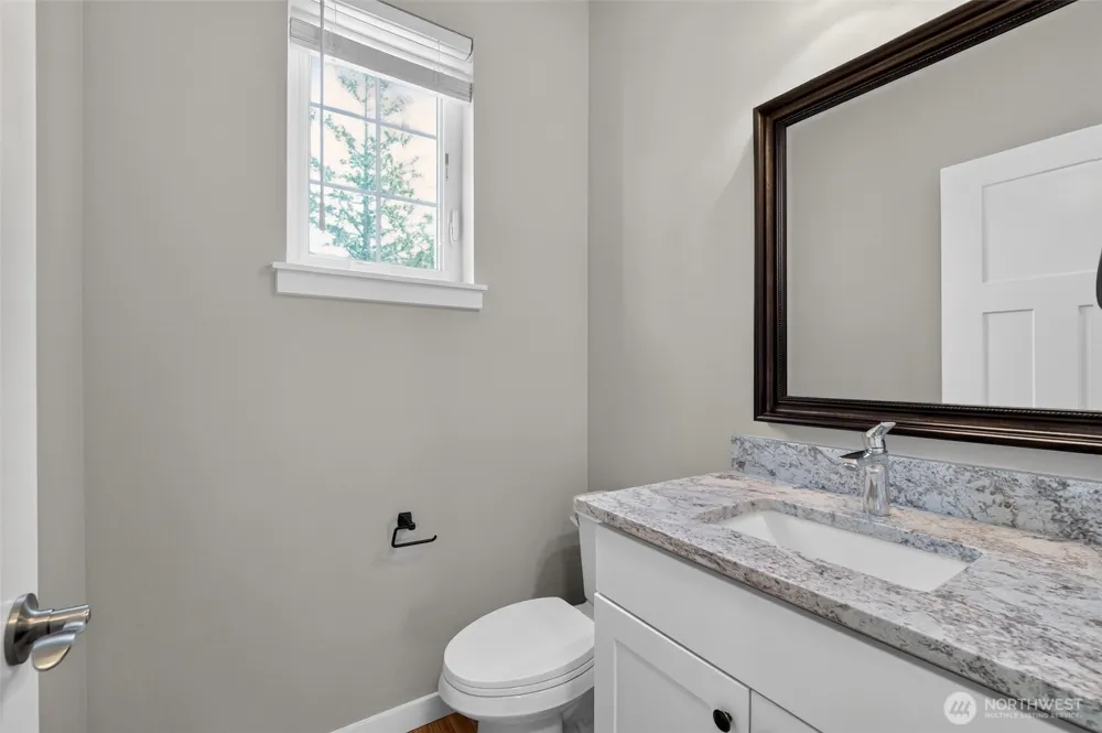 141 E Allynview Drive Allyn, WA 98524