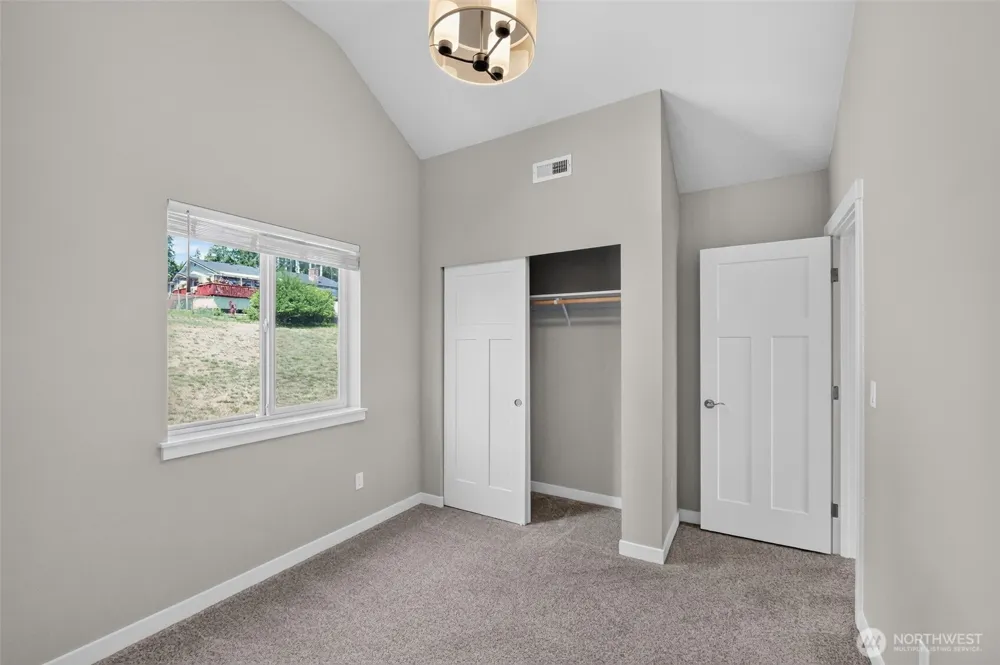 141 E Allynview Drive Allyn, WA 98524