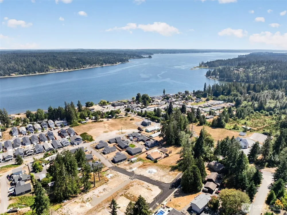 141 E Allynview Drive Allyn, WA 98524