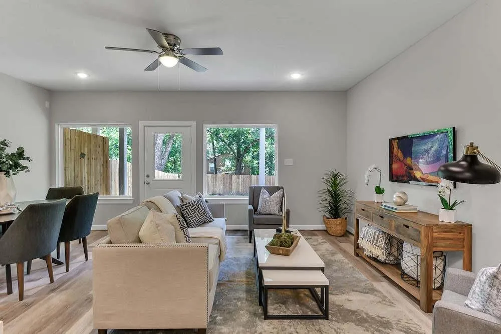 911 West Lewis Street #B Conroe, TX 77301