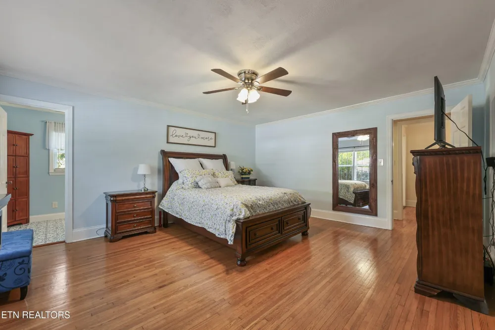 128 Lonas Drive Maryville, TN 37803