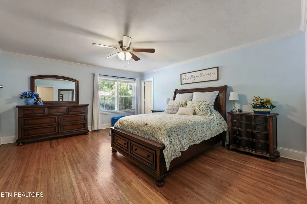 128 Lonas Drive Maryville, TN 37803