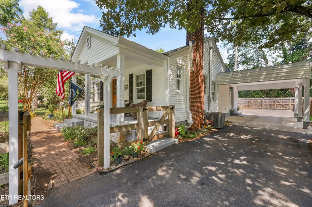 128 Lonas Drive Maryville, TN 37803