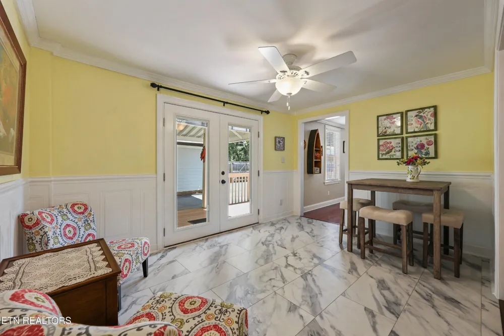 128 Lonas Drive Maryville, TN 37803