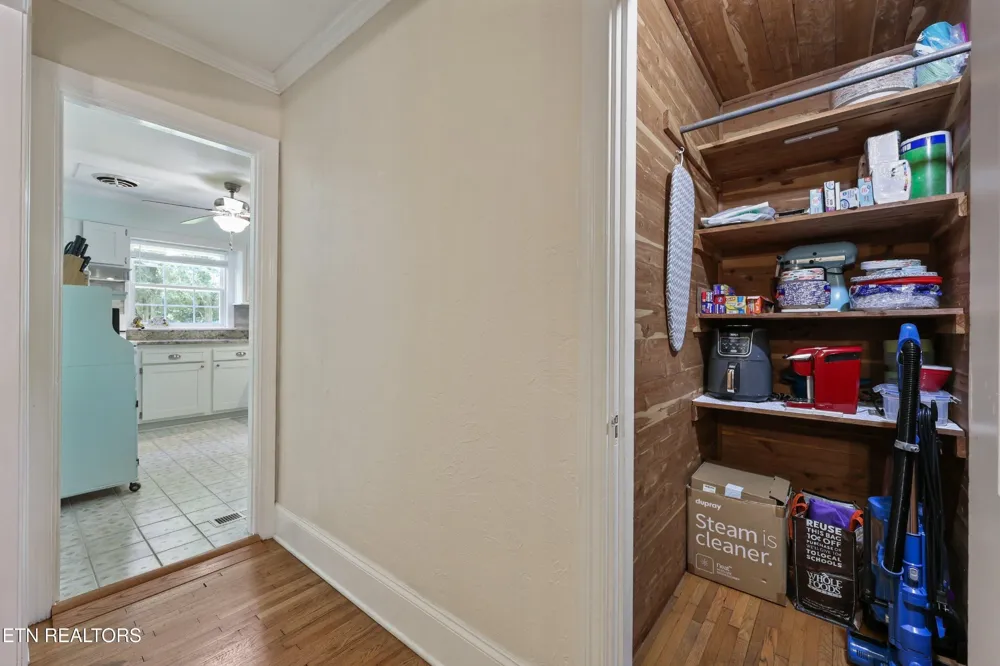 128 Lonas Drive Maryville, TN 37803