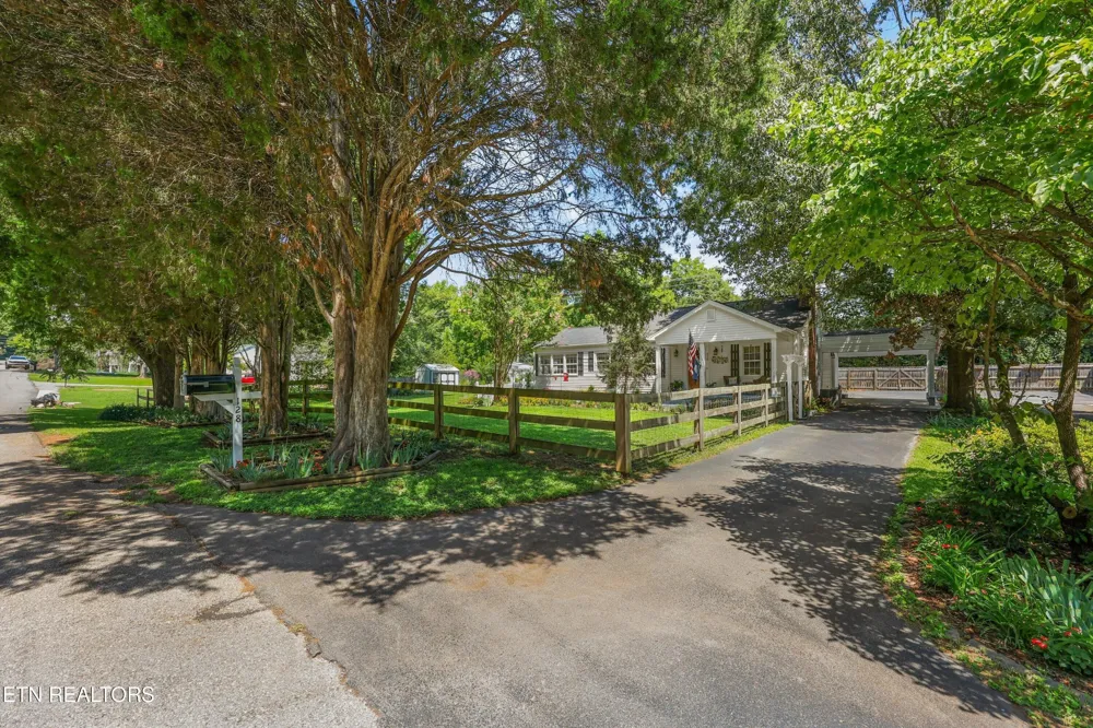 128 Lonas Drive Maryville, TN 37803