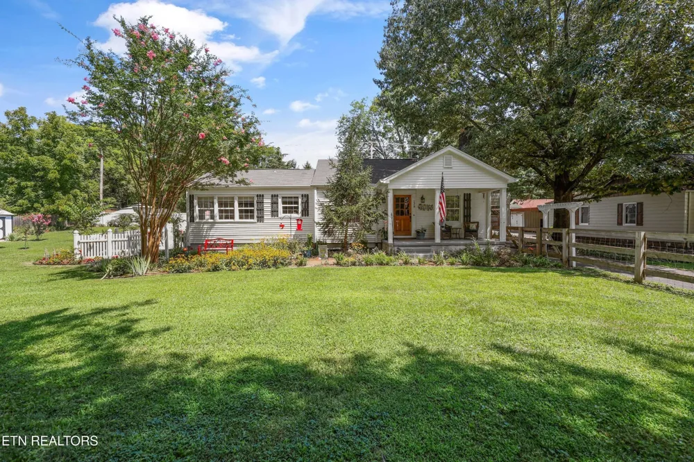 128 Lonas Drive Maryville, TN 37803