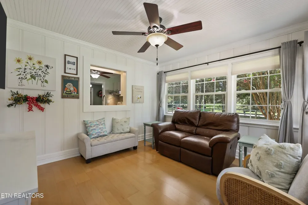 128 Lonas Drive Maryville, TN 37803
